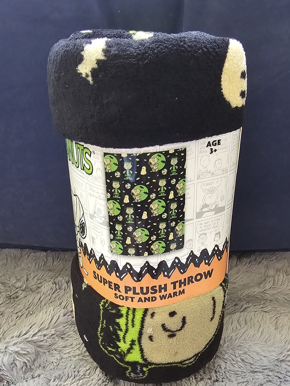 Peanuts Plush Throw Blanket - Black & Green Accents